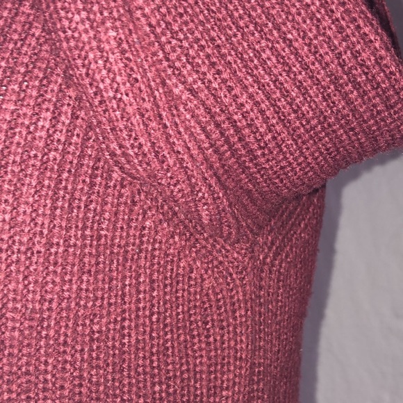 Cozy knitted burgundy Sweater laced up at hips Knitted sweater, long sleeve - Picture 11 of 11
